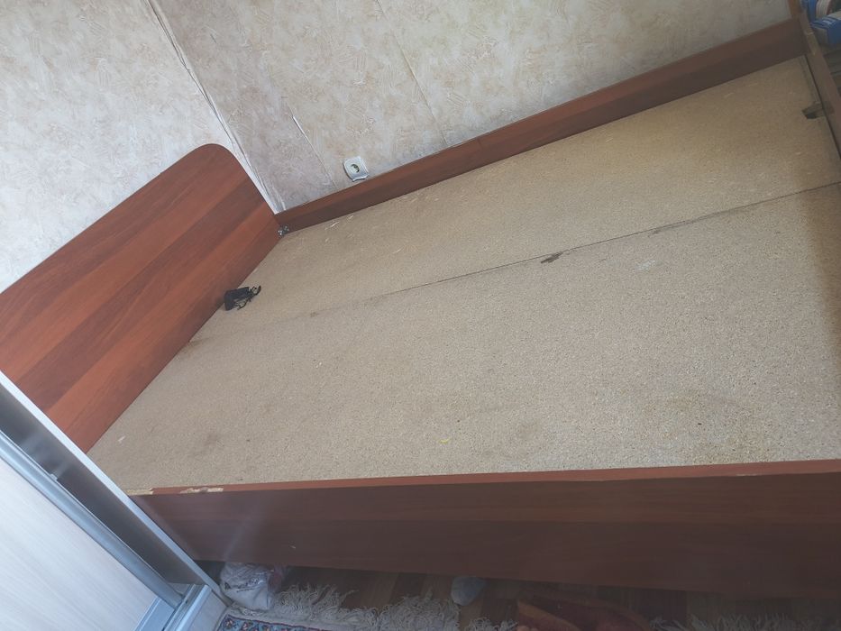 Продам кровать 1,5 полуторка