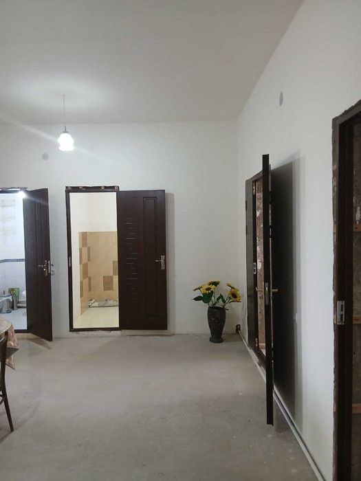 Продается 3-к. квартира , 123 м  , в центре города Карши .