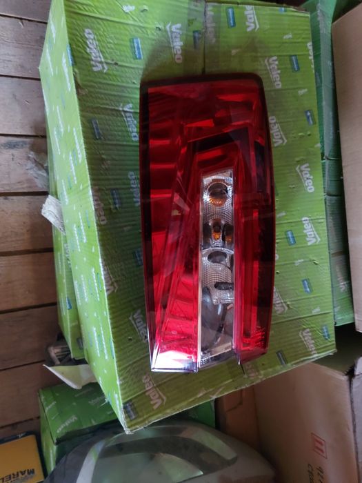 Stop Lampa stanga spate Skoda Superb an 2015 2016 2017 2018 cod 3V5945