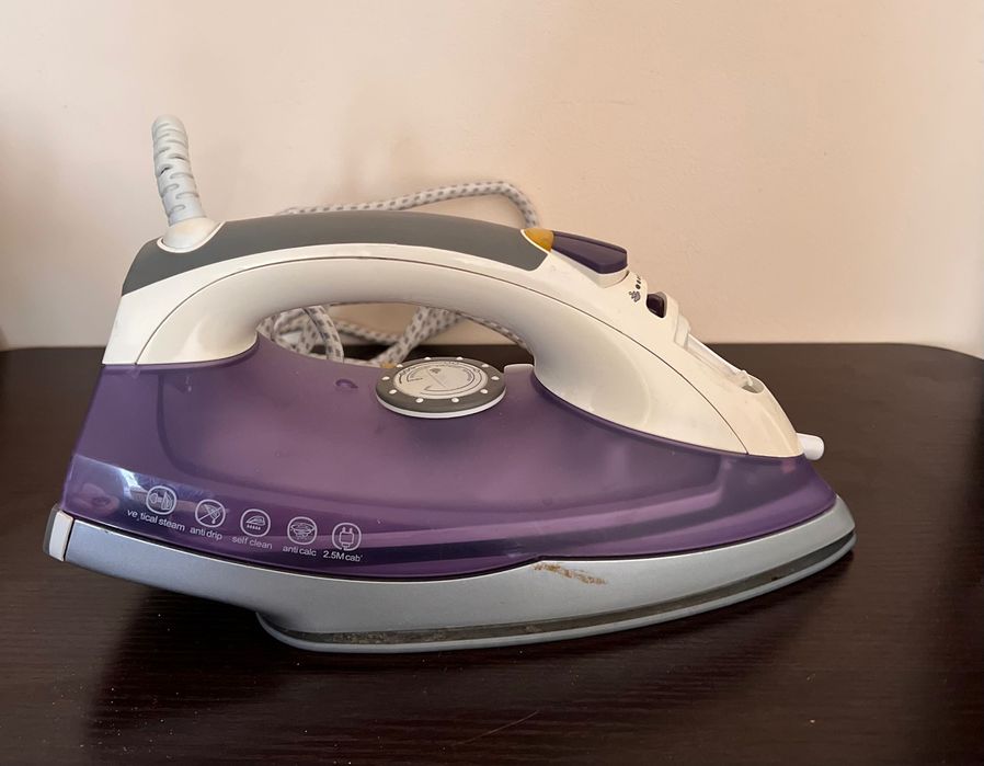 Напълно функционална парна ютия