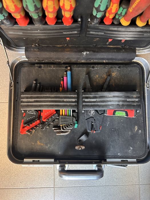 Куфар WÜRTH с оргинални инструменти