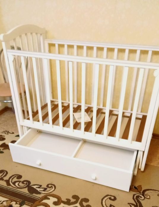 Продам детскую кровать, дерево