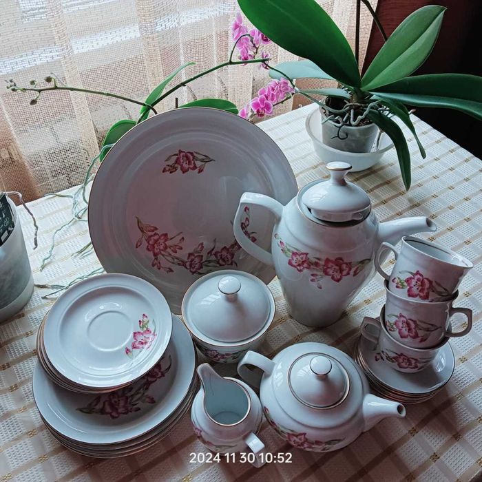 Продам фарфоровый сервиз ГДР 70х годов