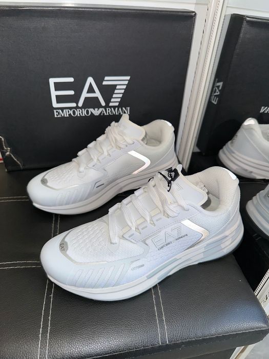 Оригинални Сникърс и EA 7