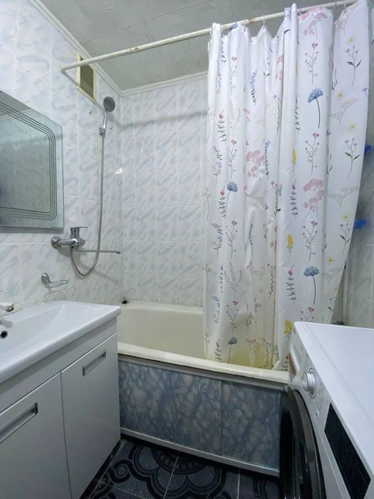 Продам 2 ком, Достык Молл