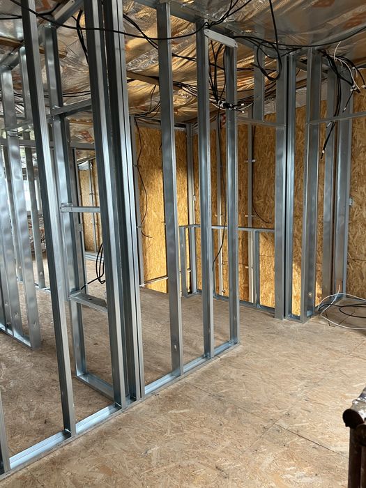 Profesionisti in gips-carton , tavane , pereti despartitori , scafe