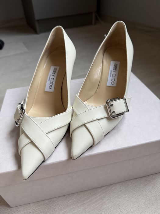 Jimmy Choo - класически обувки с ток