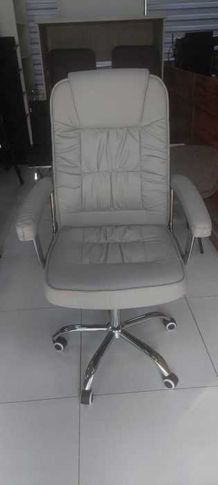 Кресло для  офиса и дома - LEO