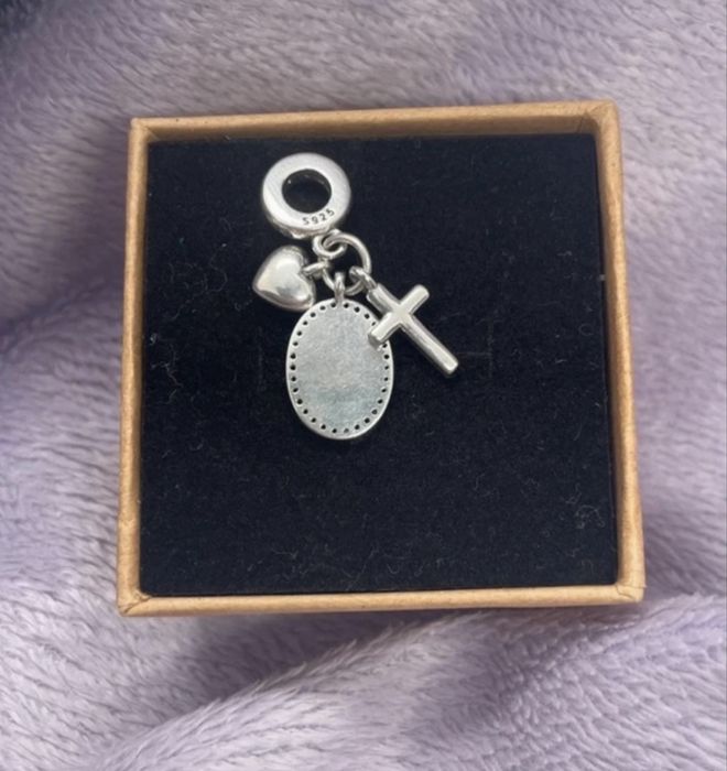 Charm Maica Domnului