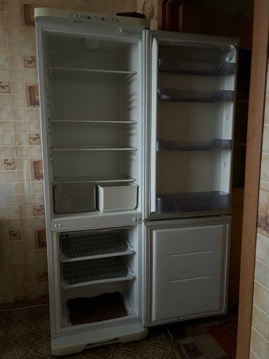 Продам холодильник б/у