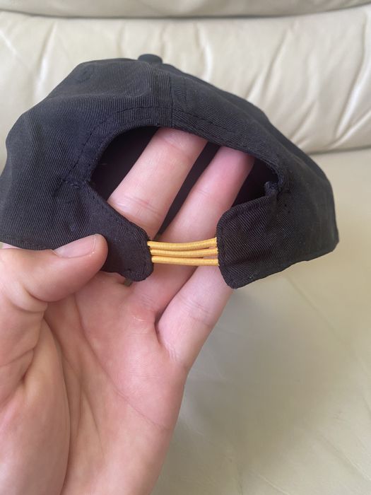 Canoe - дамска дизайнерска шапка с козирка