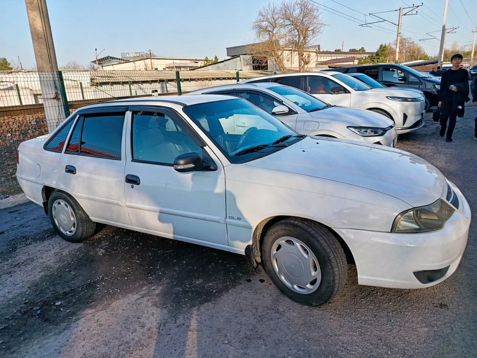 Нексия 2 сотилади