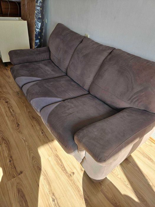 Продавам диван разтегателен