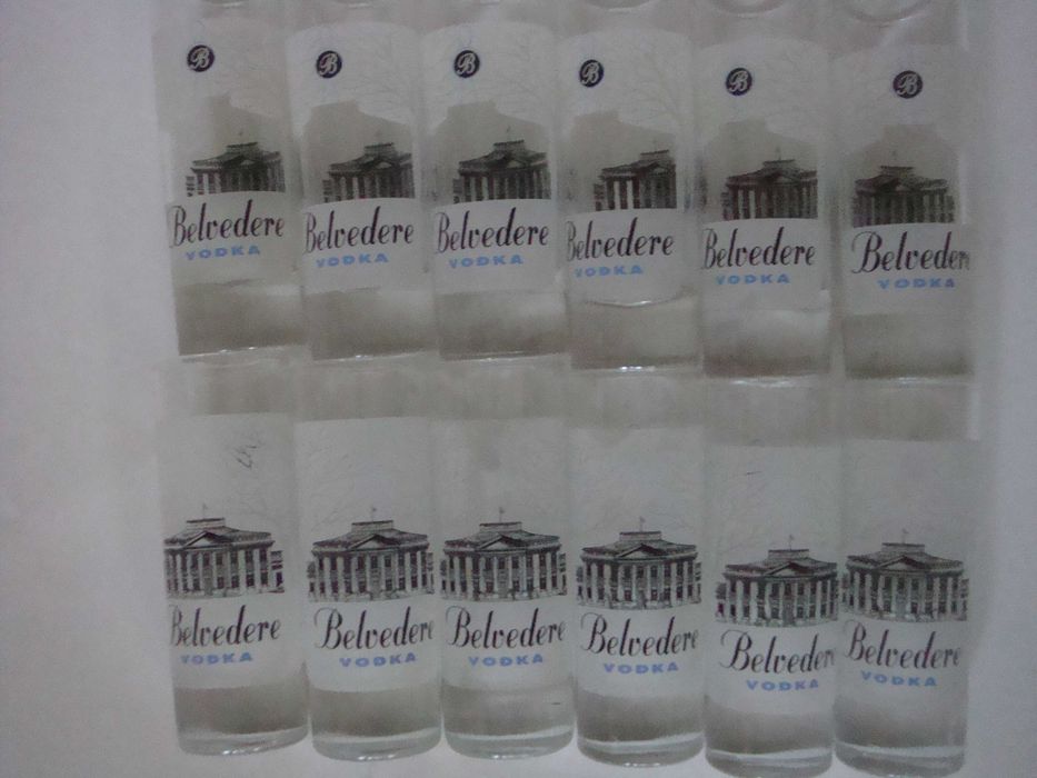 12 чашки за водка "Belvedere"
