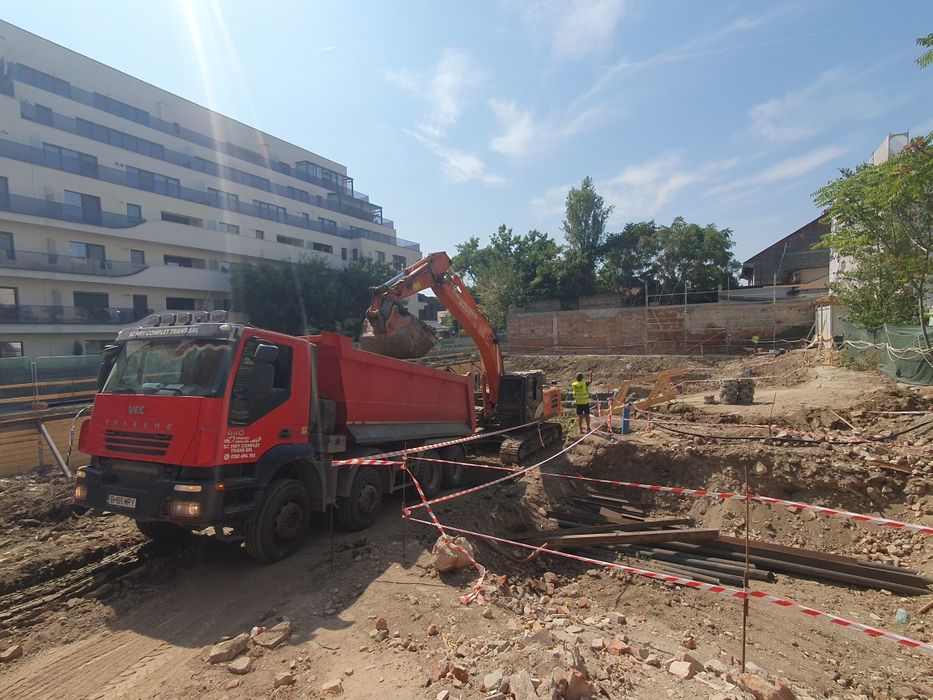 Excavator Picon Foarfeca Pulverizator Demolari Demolare Săpături Excavatii Beton Concasat Chisai evacuare moloz betoane pamant
