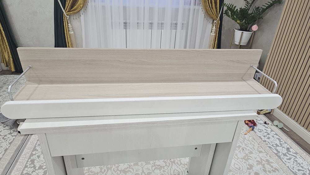 Продам полку книжнюю