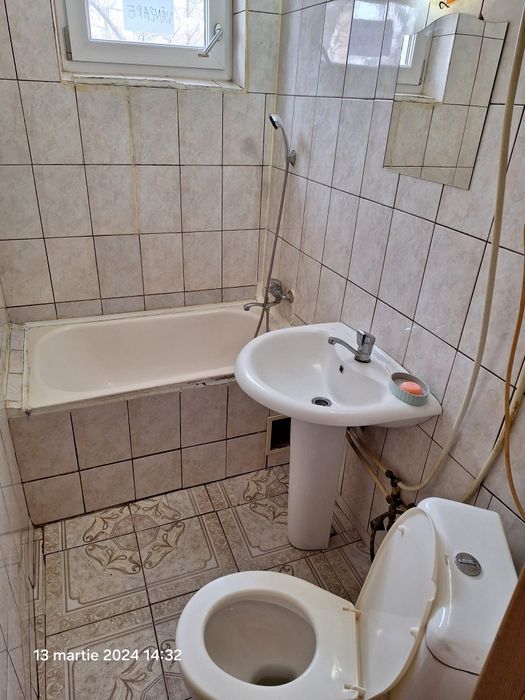 Vând apartament 3 camere Turnu Magurele