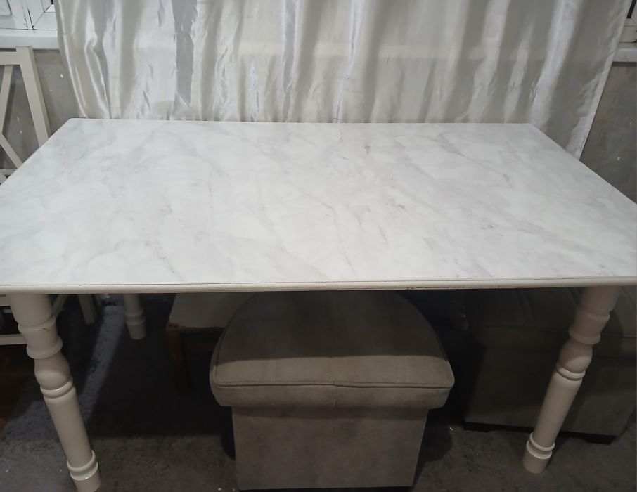 Хонтахта и стол булади