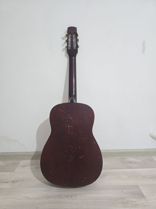 Продам гитару 15к