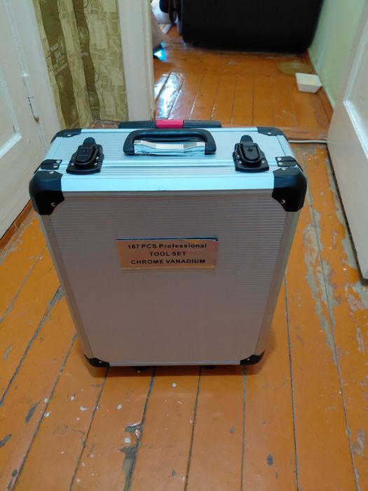 Набор слесарных инструментов