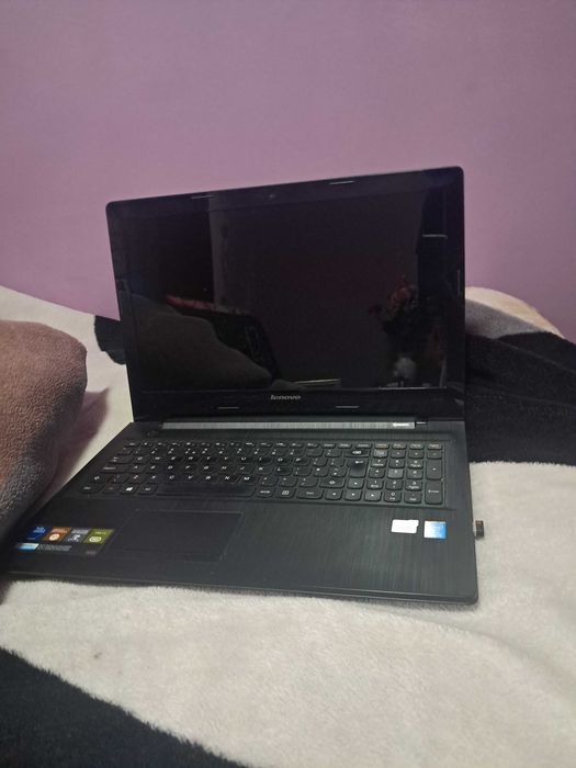 Laptop lenovo 700 de lei
