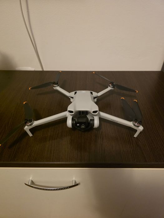 Drona DJI Mini 3