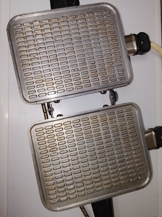 Вафельница электро