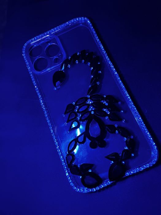 На заказ чехлы со стразами на любой модель телефона
