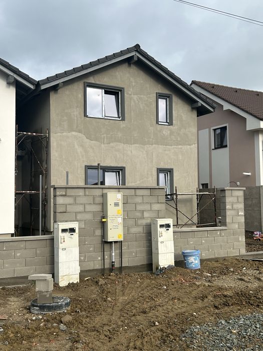 Vand duplex despartit prin camera tehnica