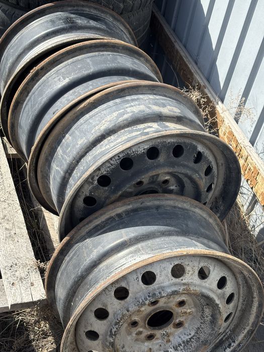 Продам 4 штампов диск на камри