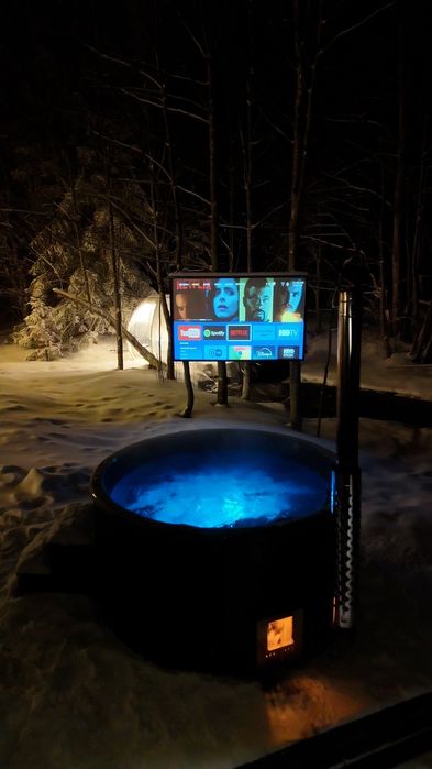 CABANE A-FRAME de închiriat cu ciubar la Predeal