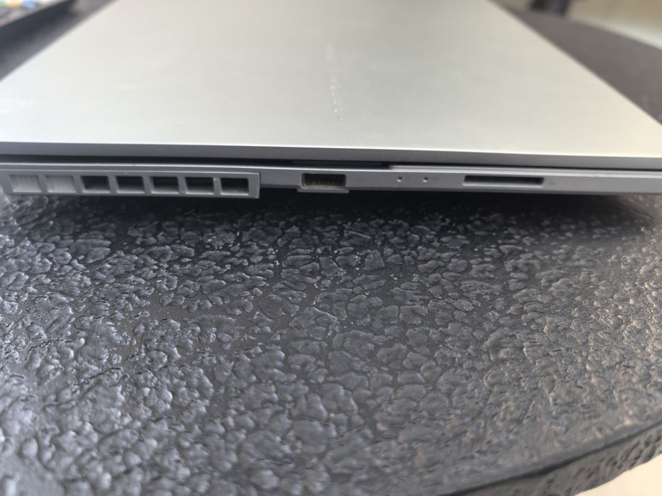 ASUS Vivobook Pro 15 RTX 4060 Intel Ultra 9 185H 24GB DDR5 3K OLED 120