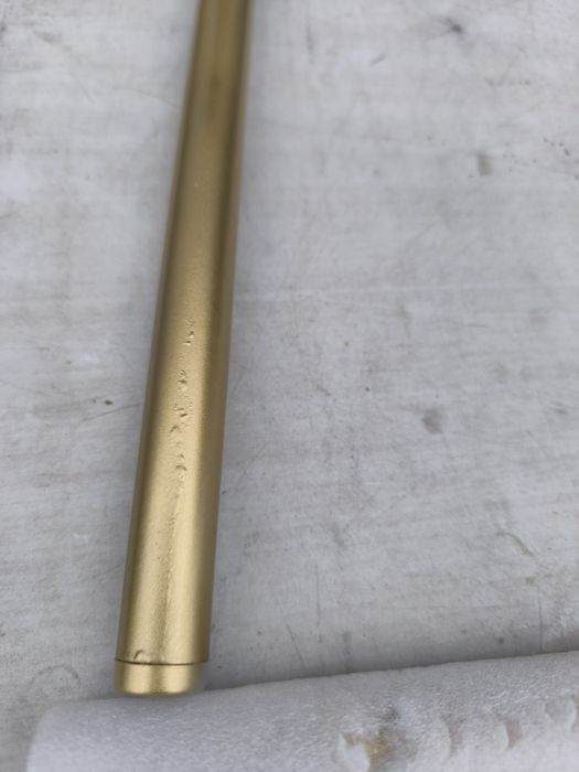 Тапициран стол, ергономична форма с висока облегалка бежово/златист