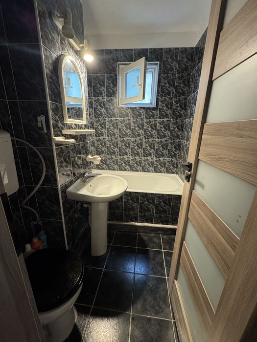 dau in chirie apartament 3 camere renovat , electrocasnice zona piata dambu
