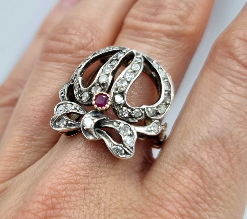 Splendid inel vechi art nouveau aur 18 k, diamante si rubin naturale