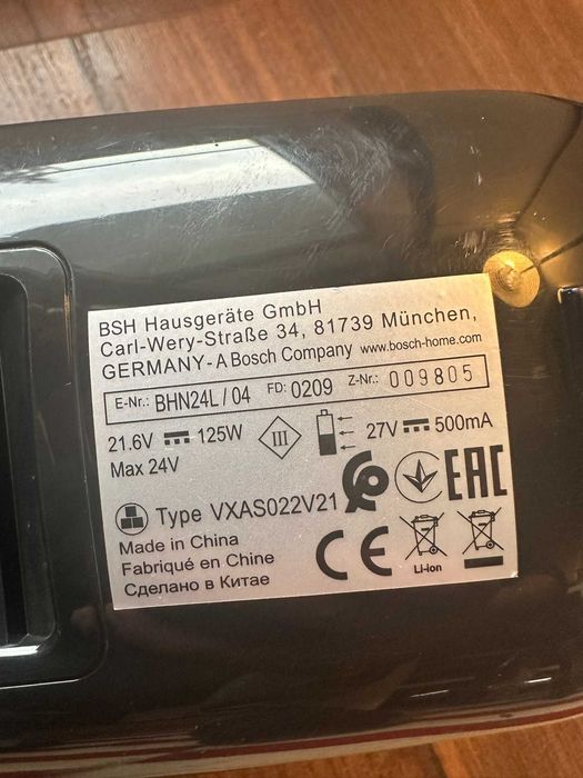 Vând aspirator de mână Bosch BHN24L 24V cu set accesorii