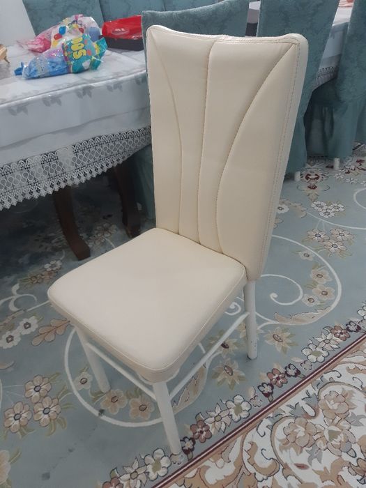 Продам Стол стулья Горку и Шторы