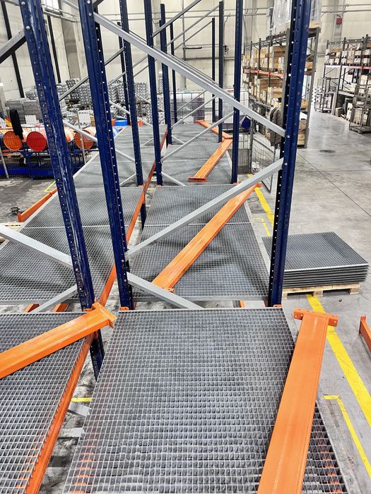 rafturi metalice 837