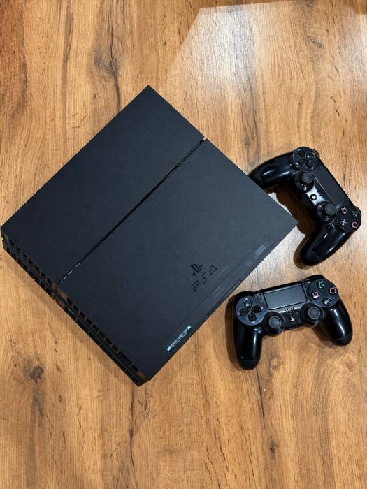 Продам sony playstation 4