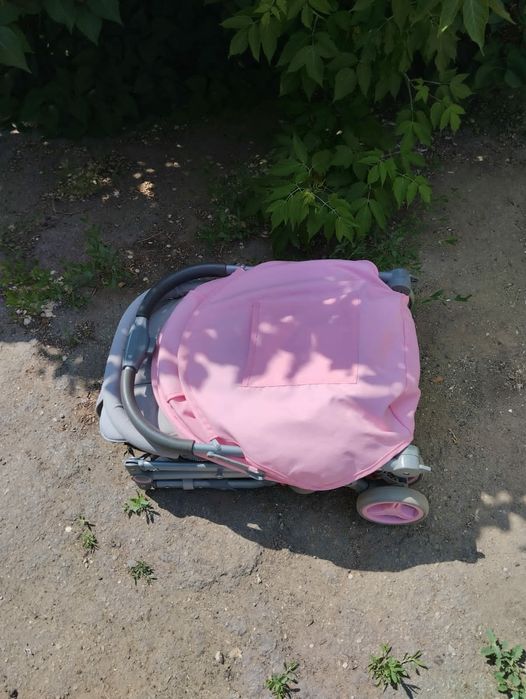 Коляска летняя ,лёгкая для девочки.