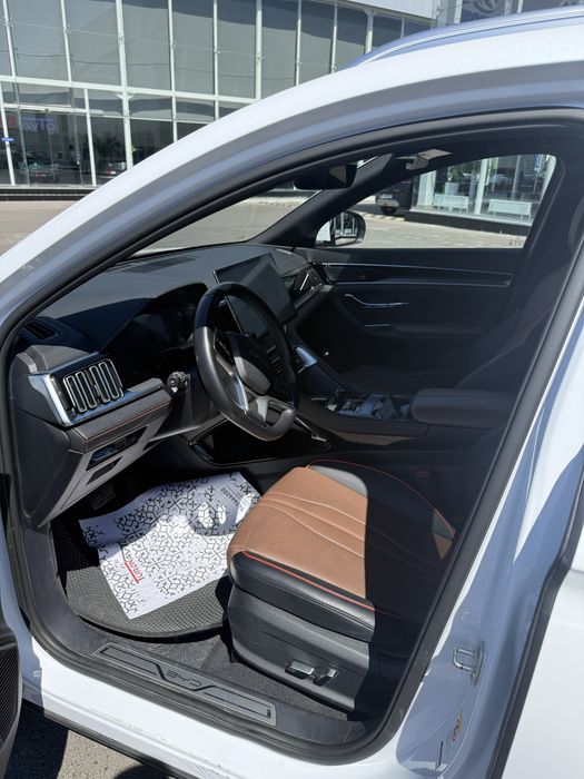 BYD Champion 2024 kuzov 2025 dokumen xolati yaxshi garantiyada turibdi