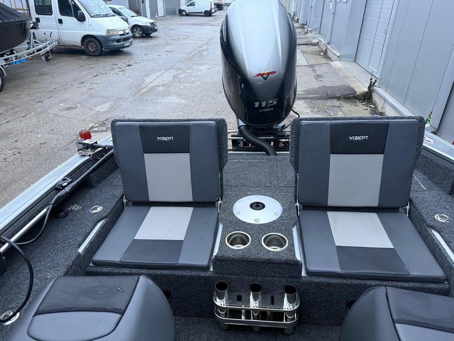 Barca Vizion 470 cu Motor Yamaha V-Max 115 pescuit si agrement
