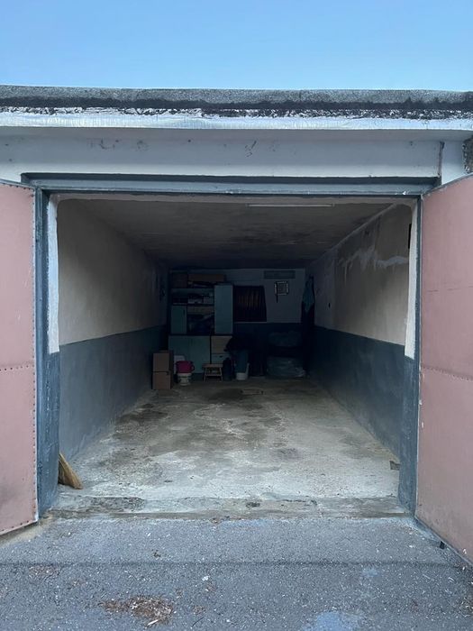 Vând Garaj auto din cărămidă proprietate pers.Suprafață teren 20,4 m.p