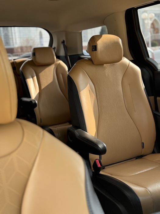 Услуга перевозки трансфер минивэн Kia Carnival Киа Карнивал такси