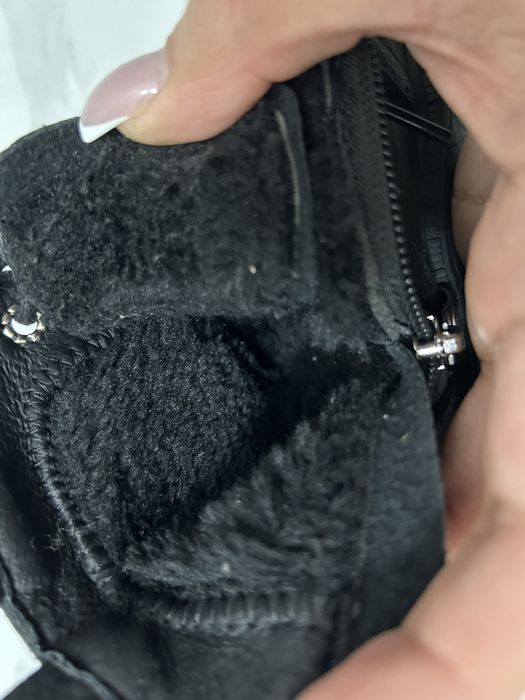 Продаю детские ботинки