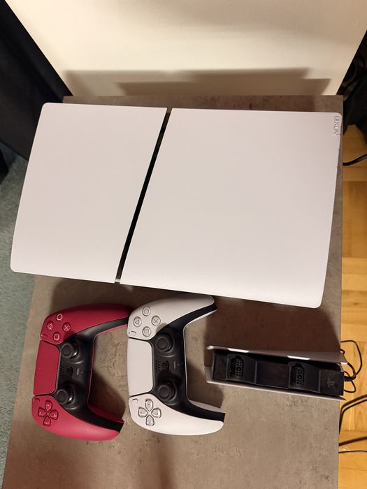 Ps5 + 2 controllere + dock incarcare