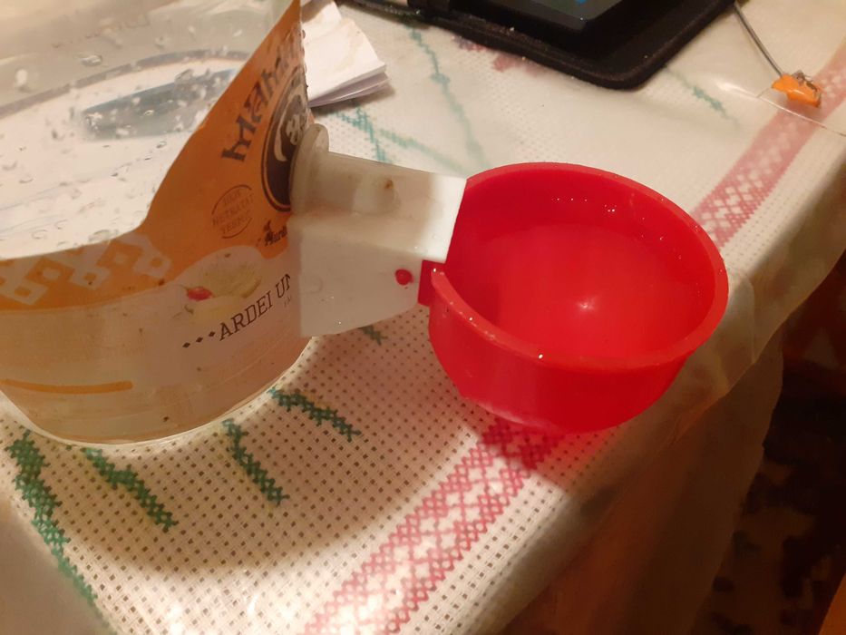 Adapatori automate cu nivel constant.