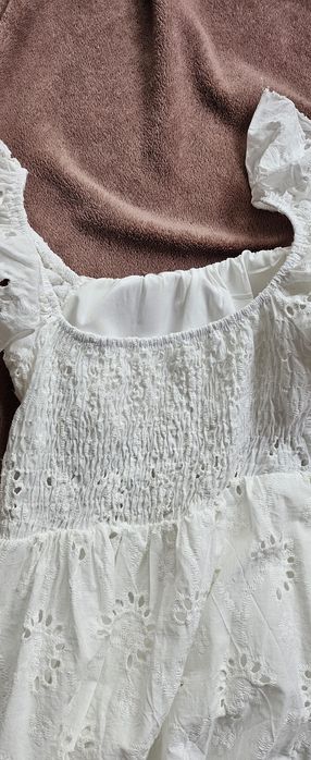 Нова рокля не е носена