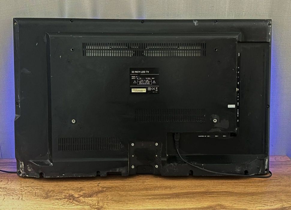 Телевизор 32 INCH - в отличном состоянии!