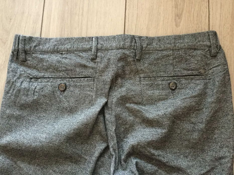 НОВИ оригинални сиви Slim Fit панталон MASSIMO DUTTI размер 44 ; US-34